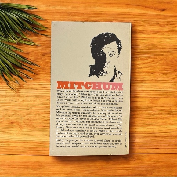 The Robert Mitchum Story “It Sure Beats Working” by Mike Tomkies 1973 Paperback - Picture 2 of 8